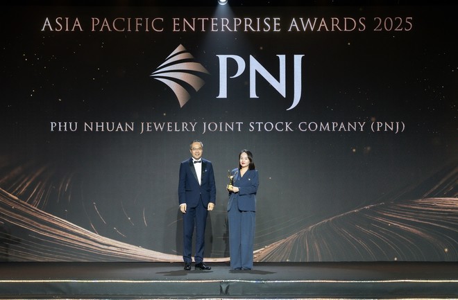 PNJ được vinh danh ở hai hạng mục gồm Doanh nghiệp Tăng trưởng nhanh và Doanh nghiệp Xuất sắc châu Á (Ảnh: Hùng Nguyễn)