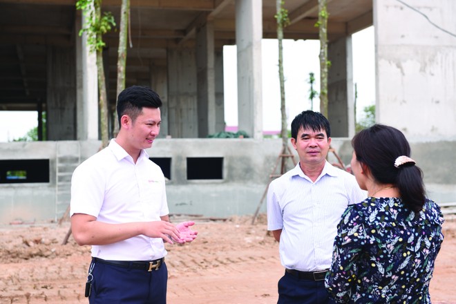 Nhiều nhà đầu tư tỏ ra sốt ruột vì sợ bỏ lỡ cơ hội đầu tư dịp cuối năm. Ảnh: Dũng Minh.