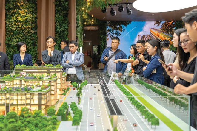 Tại TP.HCM, giá căn hộ tăng bình quân 3 lần trong khoảng 10 năm qua. Ảnh: Việt Dũng.