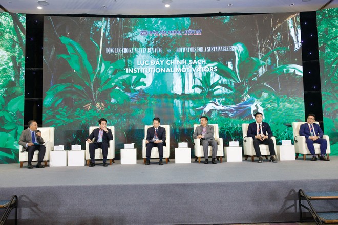 Các chuyên gia đánh giá, loạt chính sách mới về môi trường, kinh tế tuần hoàn và phân loại xanh đang tạo nền tảng quan trọng cho tăng trưởng xanh.