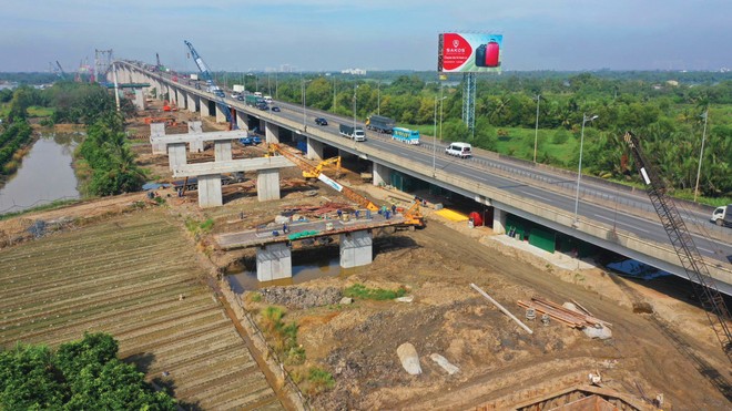 Mở rộng cao tốc TP.HCM - Long Thành. Ảnh: Lê Toàn.