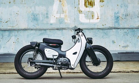 Chiếc Honda Super Cub 2018 được độ lại theo phong cách bobber