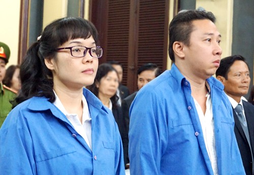 Huyền Như vẻ rất thoải mái tại tòa. Ảnh: Hải Duyên.