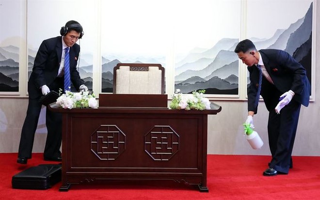 Hậu trường cuộc gặp Kim - Moon