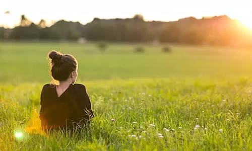 Triết lý Niksen cho phép tâm trí đi lang thang. Ảnh: Halza.