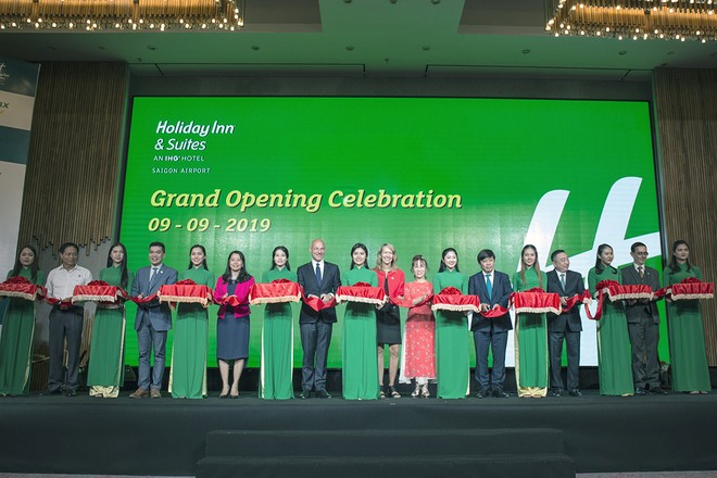 Khai trương khách sạn Holiday đầu tiên cạnh sân bay Tân Sơn Nhất