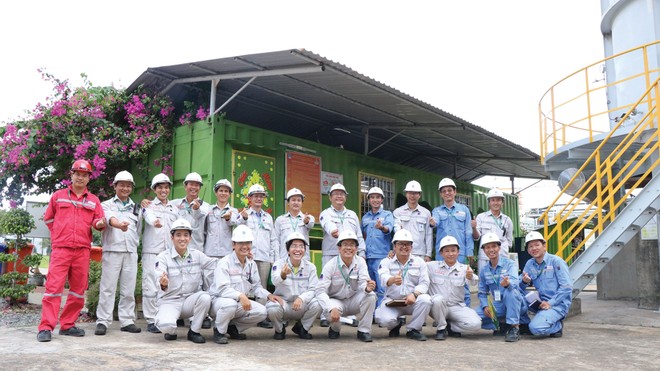 Ngày Tết không ngơi tiếng máy