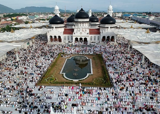 Nhà thờ Hồi giáo Baiturrahman tại thành phố Banda Aceh