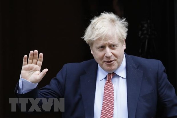 Thủ tướng Anh Boris Johnson sau cuộc họp tại nhà số 10 Phố Downing ở London ngày 18/3/2020. (Ảnh: AFP/TTXVN)