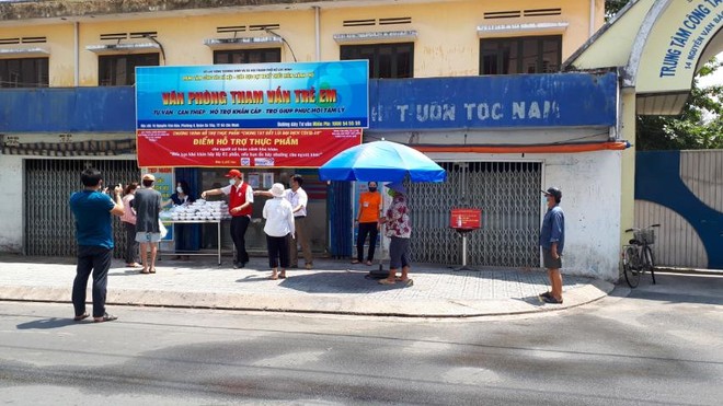 Masan Consumer trao tặng 10.000 suất ăn đến những gia đình khó khăn tại TP.HCM.