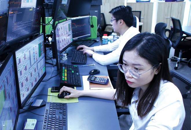 Thị trường chứng khoán: Đỉnh ở phía trước