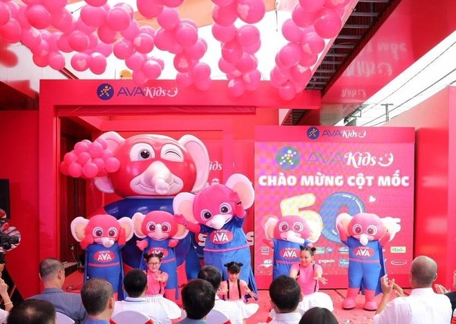 Với lĩnh vực mẹ và bé, Thế Giới Di Động là tay chơi ngoại đạo hoàn toàn, vì chưa từng kinh doanh, hay có thử nghiệm nào trước khi công bố và khai trương 5 cửa hàng AVAKids đầu tiên vào hồi tháng 1 năm nay.