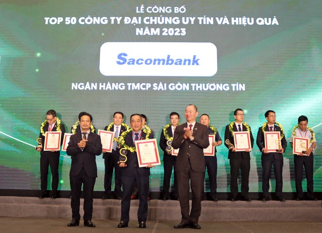 Sacombank nằm trong các bảng xếp hạng uy tín năm 2023 của Vietnam Report