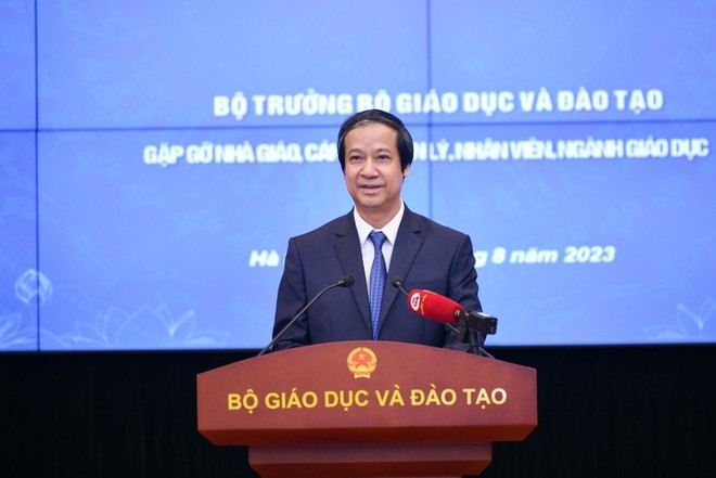 Bộ trưởng Bộ Giáo dục và Đào tạo.