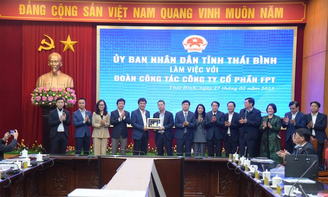 Đoàn làm việc của UBND tỉnh Thái Bình và Tập đoàn FPT.