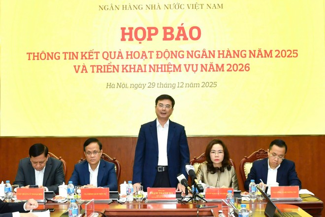 Phó Thống đốc Phạm Thanh Hà phát biểu tại Họp báo.