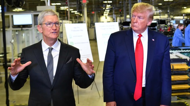 Tổng thống Trump dọa đánh thuế nhập khẩu 25% đối với Apple nếu iPhone không được sản xuất tại Mỹ