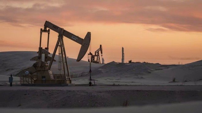 Sản lượng dầu đá phiến của Mỹ có nguy cơ chững lại trước sức ép giá từ OPEC