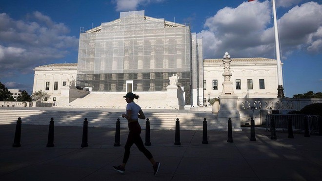 Tòa án Tối cao Mỹ cân nhắc phạm vi quyền hạn thương mại của Tổng thống Trump
