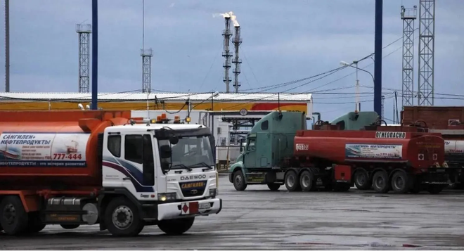 Nga gia hạn quyết định cấm xuất khẩu xăng dầu đến hết tháng 2