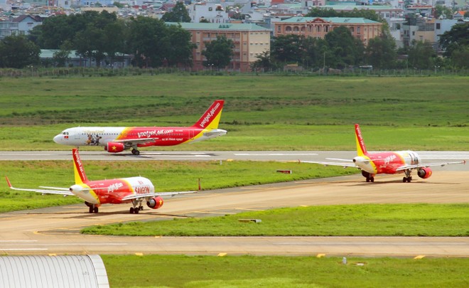 Nhiều chuyến bay Vietjet phải chuyến hướng do thời tiết xấu