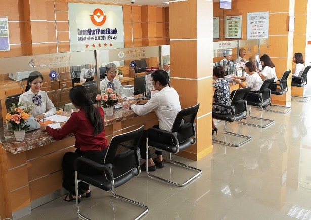 ĐHĐCĐ LienVietPostBank: Sẽ niêm yết trên HOSE, lợi nhuận 6 tháng xấp xỉ 1.000 tỷ đồng