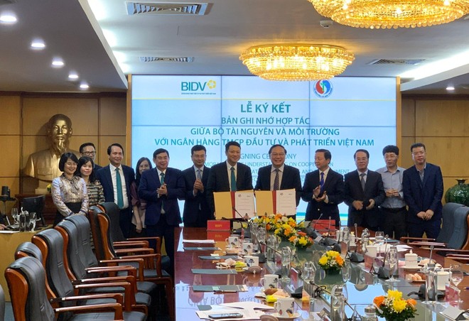 Bản Ghi nhớ hợp tác giữa Bộ Tài nguyên và Môi trường và BIDV sẽ phát đi những tín hiệu tích cực về cơ hội đồng hành, liên kết giữa các cơ quan quản lý, ngân hàng thương mại và cộng đồng doanh nghiệp trong thiết lập định hướng phát triển của thị trường.