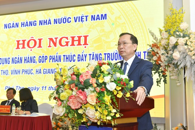 Phó thống đốc thường trực NHNN Đào Minh Tú phát biểu tại Hội nghị "Đẩy mạnh tín dụng ngành Ngân hàng nhằm góp phần tăng trưởng kinh tế" 