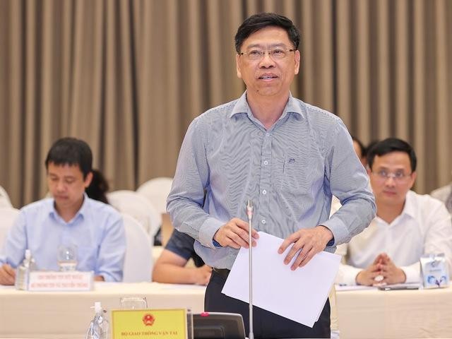 Thứ trưởng Bộ GTVT Nguyễn Xuân Sang tại cuộc họp báo Chính phủ chiều tối 3/8.