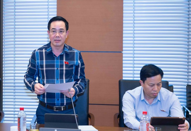 Đại biểu Nguyễn Văn Huy (đoàn Hưng Yên) phát biểu thảo luận tại tổ chiều 6/11 về dự án Luật sửa đổi, bổ sung một số điều của Luật Chuyển giao công nghệ.