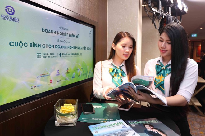 Toàn cảnh Lễ trao giải VLCA và Hội nghị Doanh nghiệp niêm yết 2025