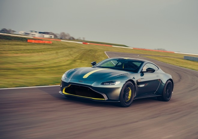 Aston Martin chính thức nhận đặt hàng Vantage AMR 2019, phiên bản giới hạn