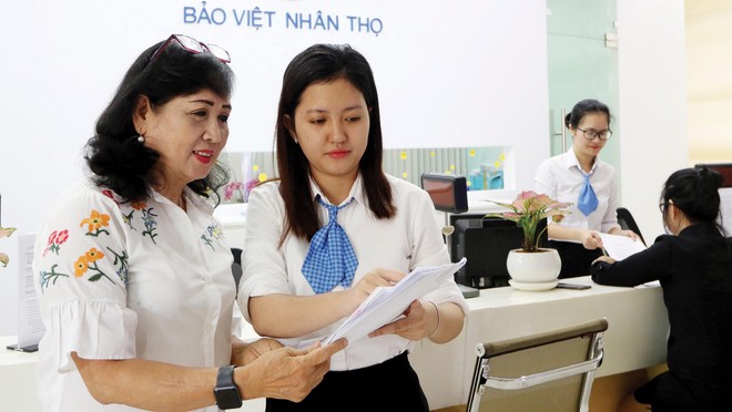 Các công ty bảo hiểm hướng tới giảm dần tương tác trực tiếp với khách hàng và chuyển trọng tâm sang trải nghiệm trực tuyến, nhưng duy trì mức độ "cá nhân hóa". Ảnh: Lê Toàn