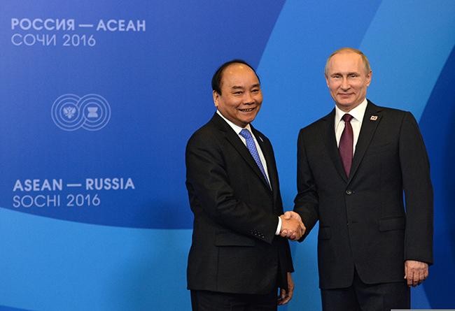 Chủ tịch nước Nguyễn Xuân Phúc gửi thư cho Tổng thống Putin