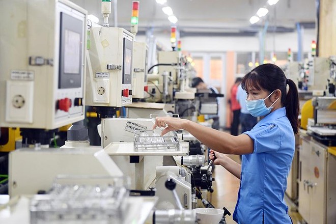 Trong 6 tháng đầu năm, vốn FDI đăng ký 15,77 tỷ USD, giảm 2,6%, vốn thực hiện 9,24 tỷ USD, tăng 6,8%.