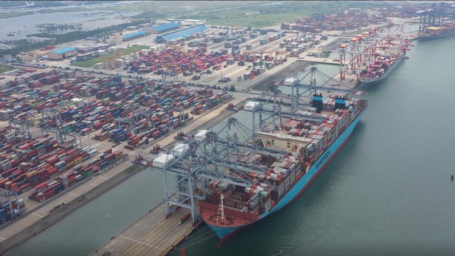 Tàu MARGRETHE MAERSK trọng tải 214,121 DWT cập cảng Quốc Tế Cái Mép (CMIT) vào tháng 10/2020