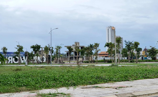 Dự án Đất Quảng Riverside đã hoàn thiện hạ tầng, nhưng rất ít cư dân về sinh sống. Ảnh: Ngọc Tân