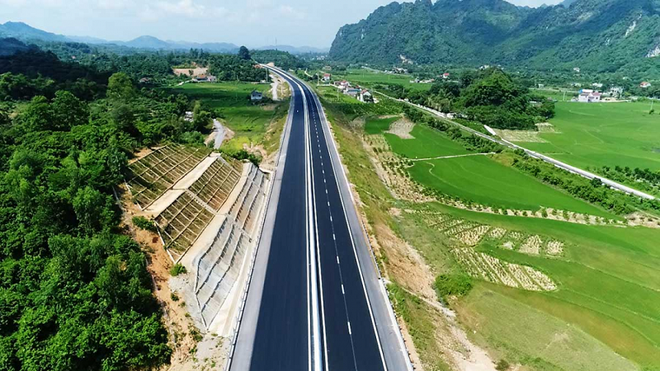 Phú Yên đẩy nhanh công tác giải phóng mặt bằng liên quan đến dự án cao tốc