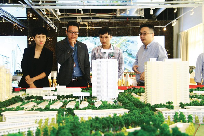 Giá nhà tăng cao thúc đẩy việc thuê căn hộ để ở. Ảnh: Thành Nguyễn