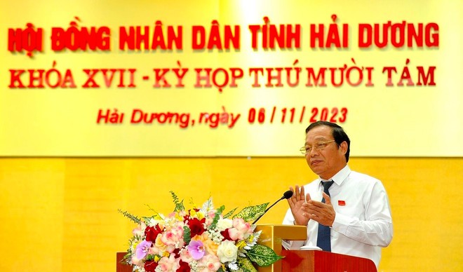 Ông Lê Văn Hiệu, Phó bí thư Thường trực Tỉnh ủy, Chủ tịch HĐND tỉnh Hải Dương phát biểu tại kỳ họp. Ảnh: Thành Chung