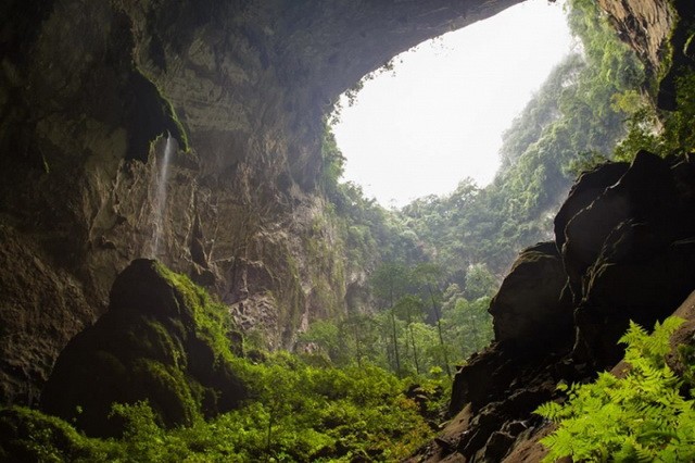 Cửa vào hang Sơn Đoòng - hang lớn nhất thế giới