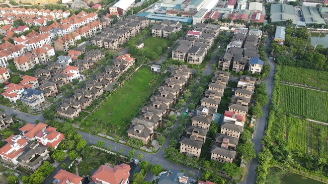 Thị trường địa ốc vẫn "vàng thau lẫn lộn"