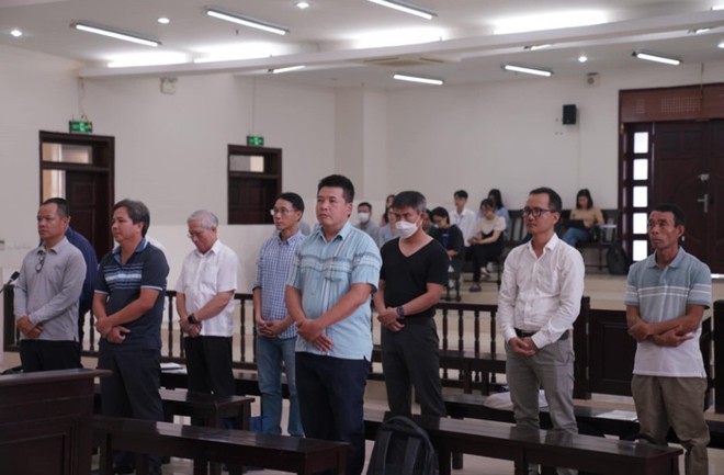 Các bị cáo bị đưa ra xét xử tại phiên phúc thẩm.