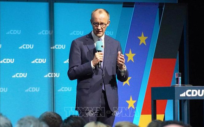 Lãnh đạo đảng Liên minh Dân chủ/Xã hội Cơ đốc giáo (CDU/CSU) Đức Friedrich Merz phát biểu vận động cử tri trước cuộc bầu cử Quốc hội tại Berlin, ngày 23/2/2025. (Ảnh: Kyodo/TTXVN) 