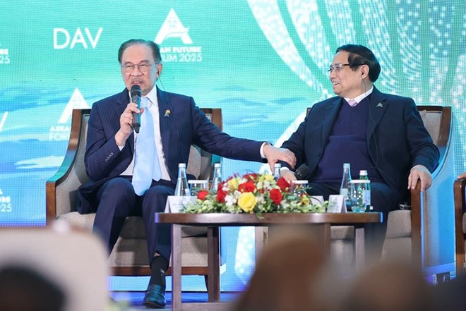 Thủ tướng Malaysia Anwar bin Ibrahim trao đổi tại Diễn đàn Tương lai ASEAN. Ảnh: Nhật Bắc 