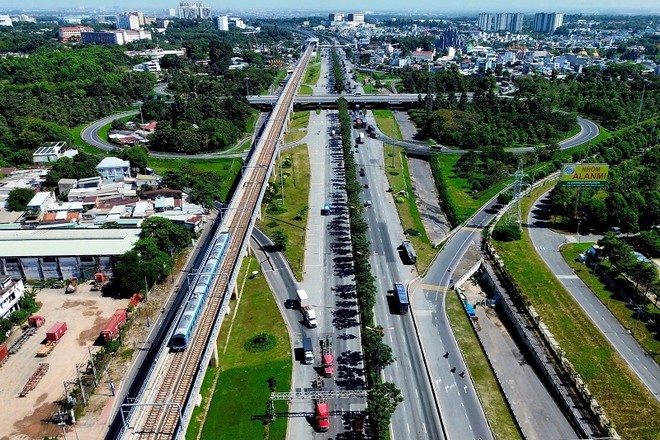 Đến nay, TP.HCM mới chỉ hoàn thành đưa vào khai thác tuyến metro số 1 (Bến Thành - Suối Tiên) - Ảnh: Lê Toàn