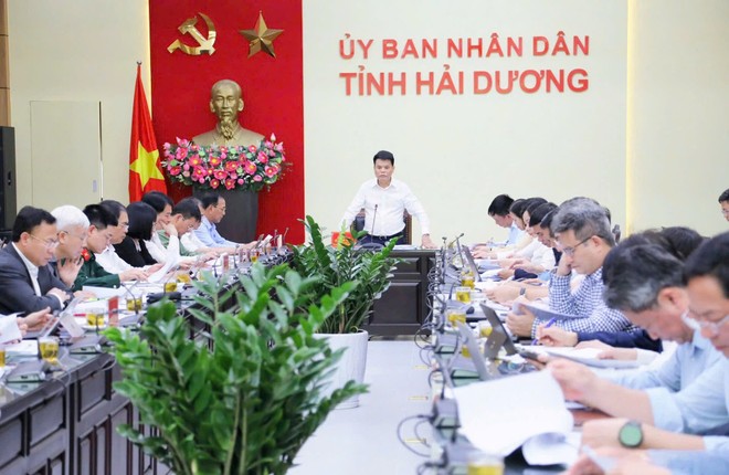 Ông Lê Ngọc Châu, Chủ tịch UBND tỉnh Hải Dương chủ trì hội nghị