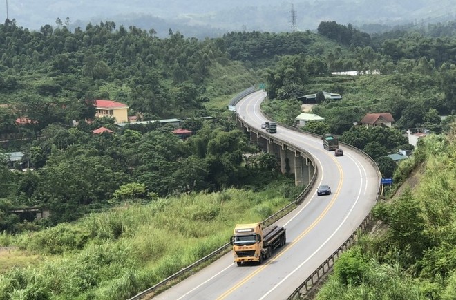 Một đoạn cao tốc Nội Bài - Lào Cai, đoạn Yên Bái - Lào Cai.