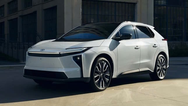Mẫu Toyota bZ4x nâng cấp tại thị trường Mỹ sẽ được gọi là Toyota bZ. Ảnh: Carscoops