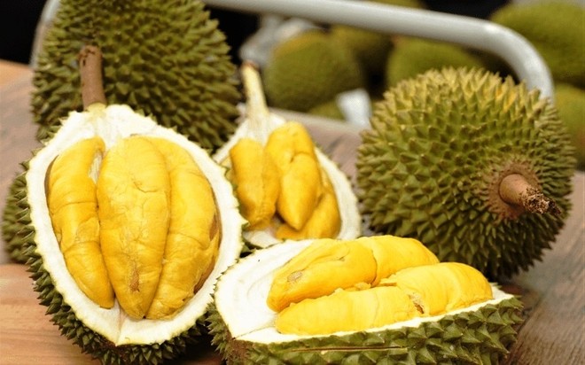 Nhiều doanh nghiệp phải quay đầu bán rẻ sầu riêng nguyên quả ở thị trường nội địa.
